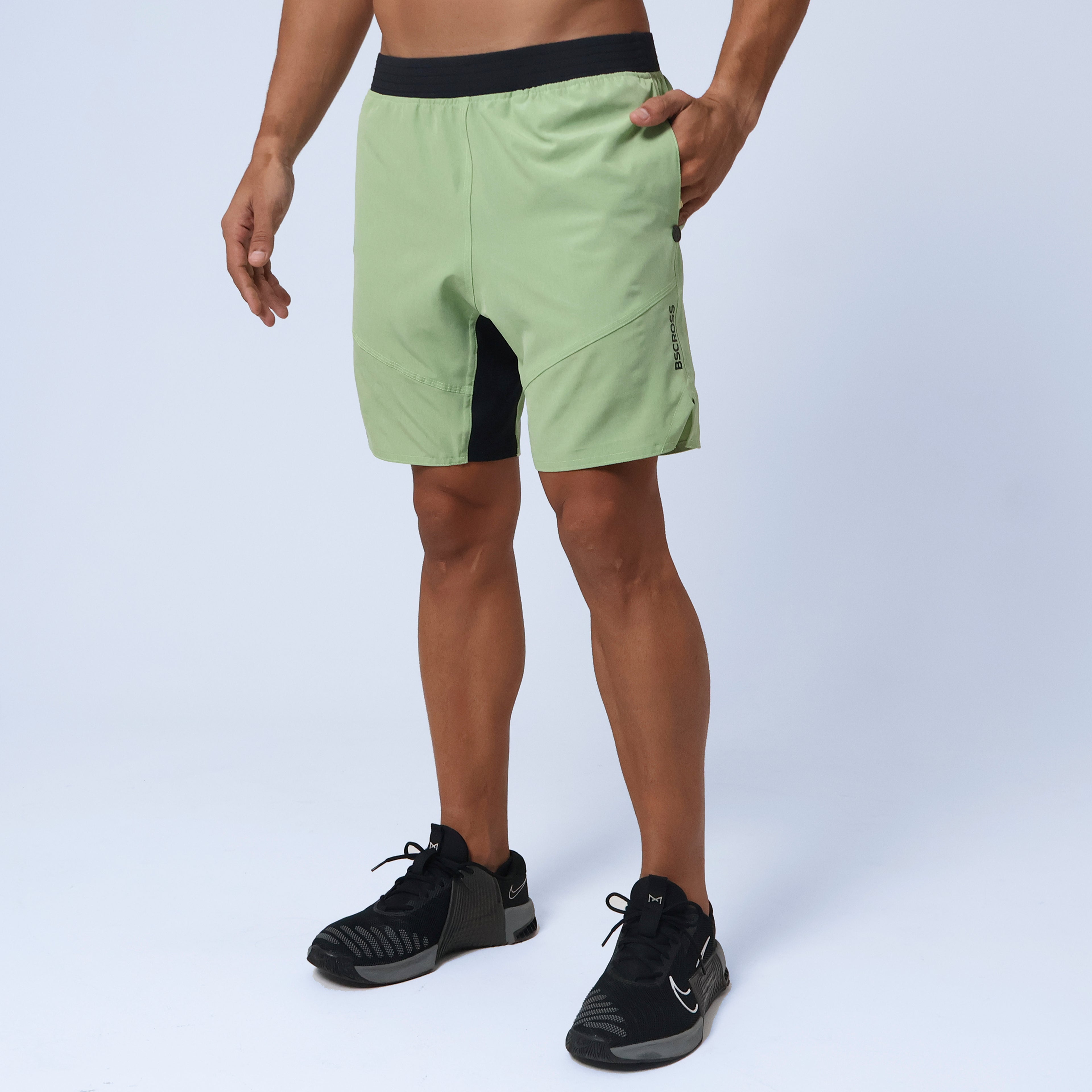 Short Masc c/ Bolso e Zíper - Verde Claro
