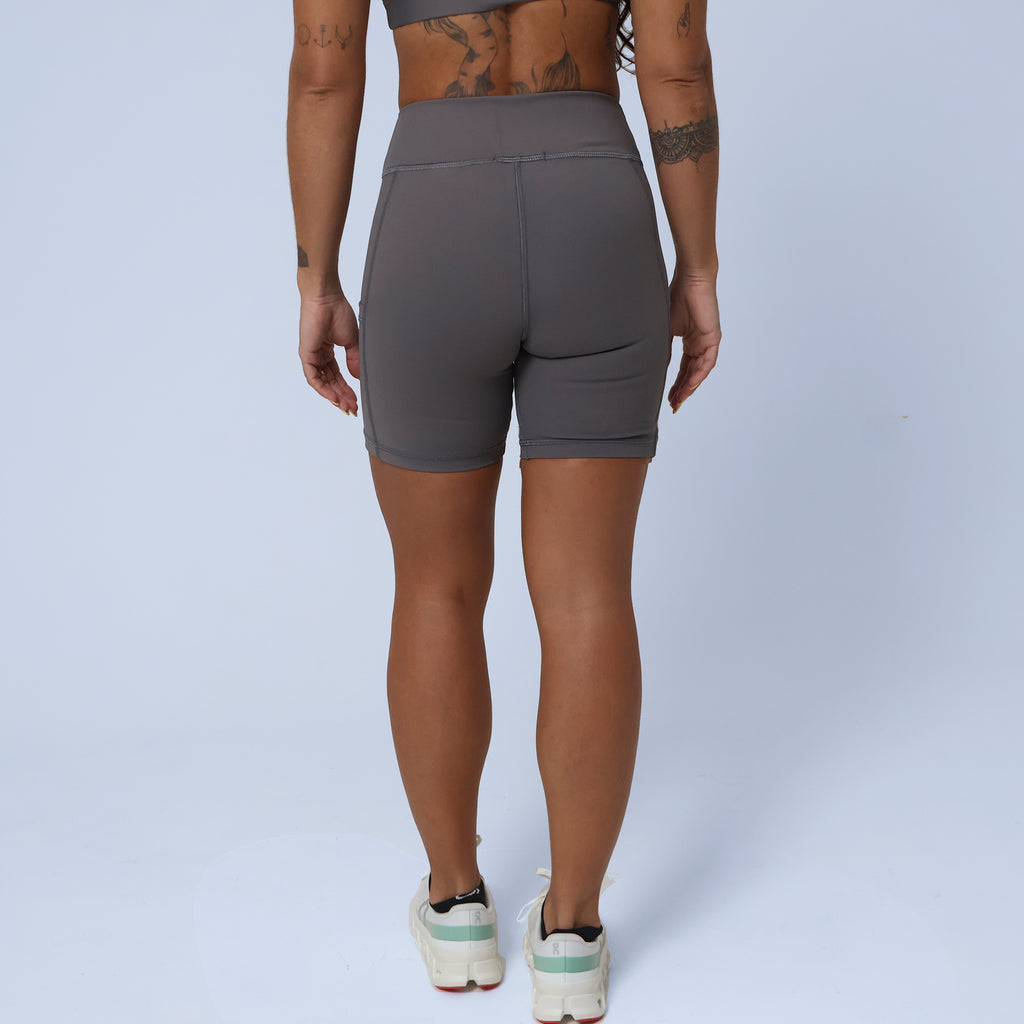 short c/ Bolso Lateral One Color - Escudo (Cinza)