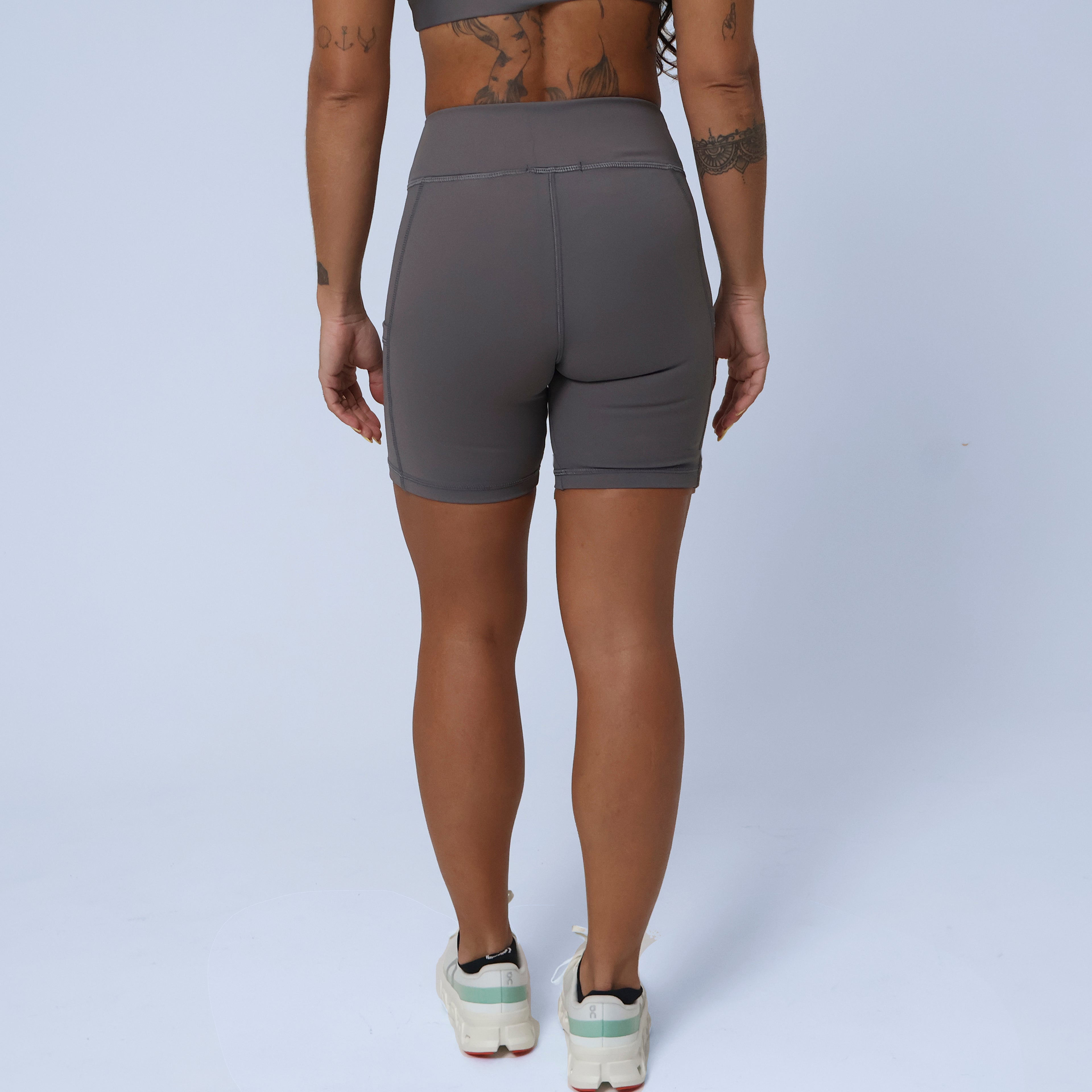 short c/ Bolso Lateral One Color - Escudo (Cinza)