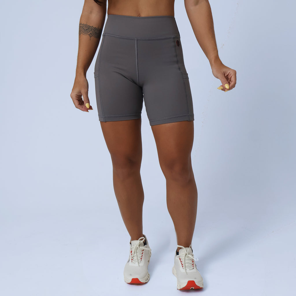 short c/ Bolso Lateral One Color - Escudo (Cinza)