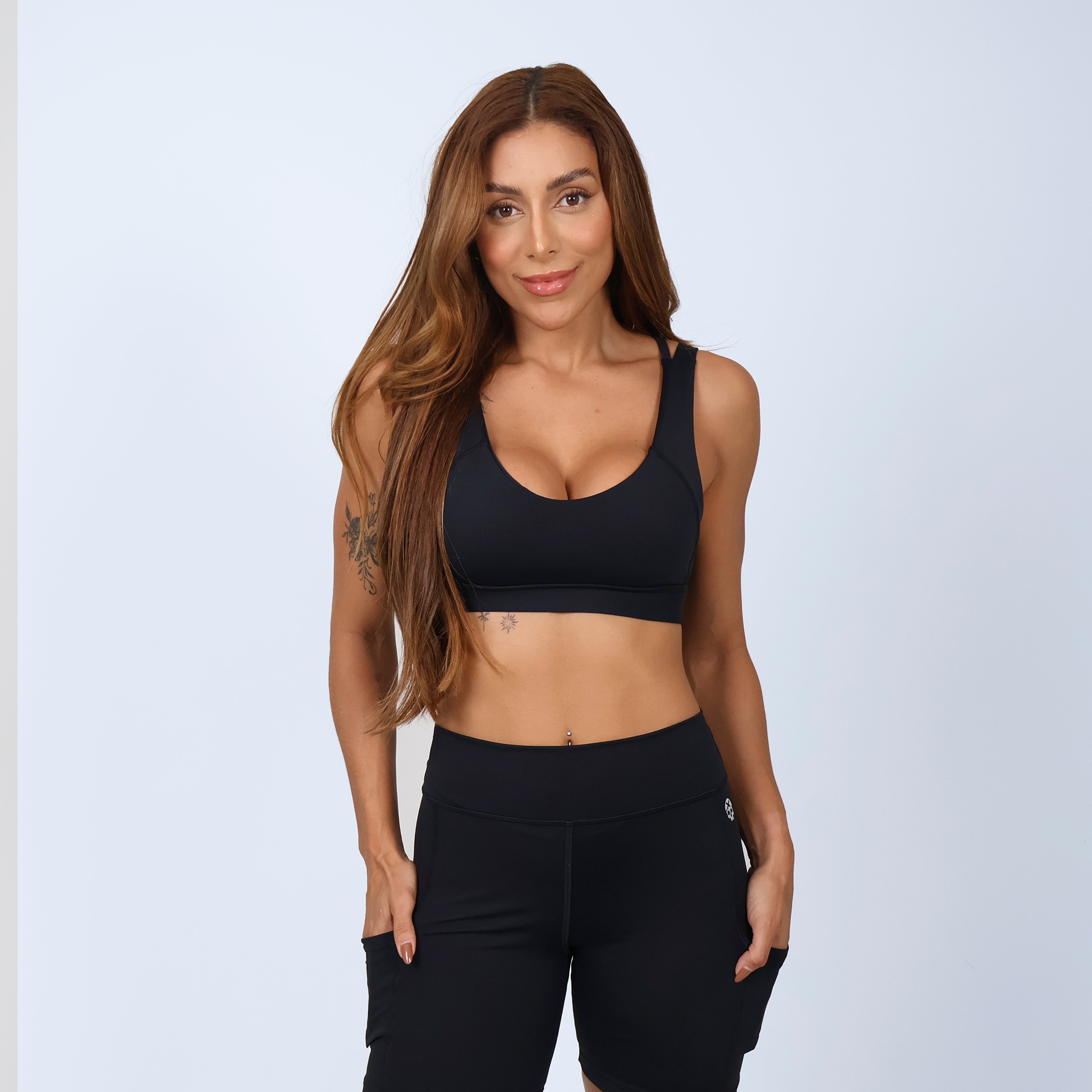 Top c/ Recortes One Color - Preto