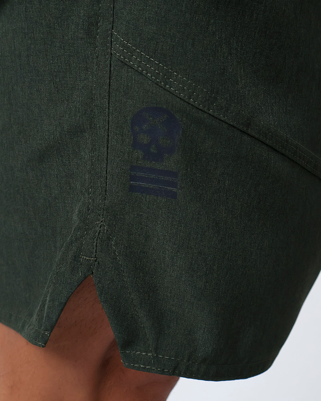 Short Masc c/ Bolso e Zíper - Verde Escuro