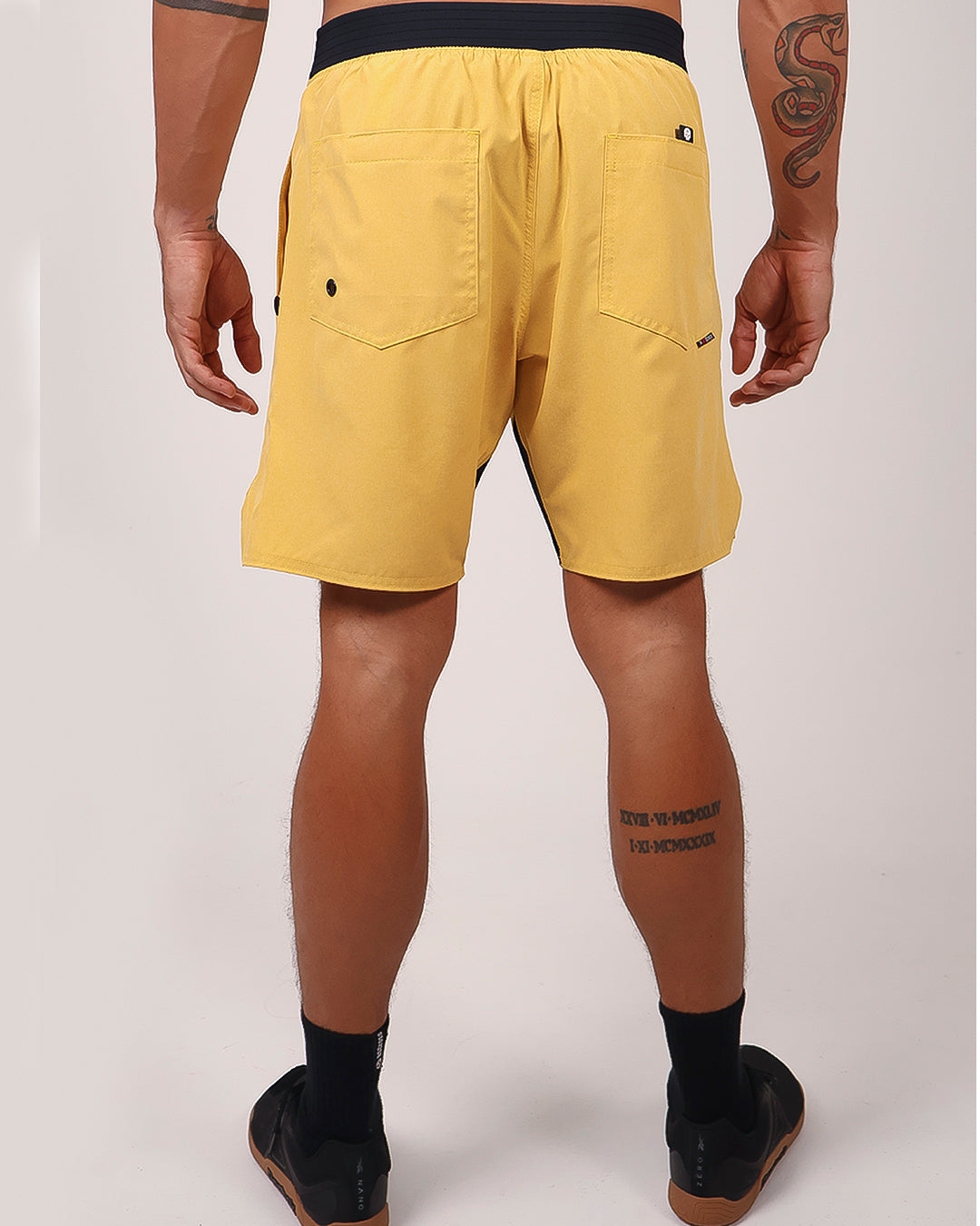 Short Masc c/ Bolso e Zíper - Amarelo