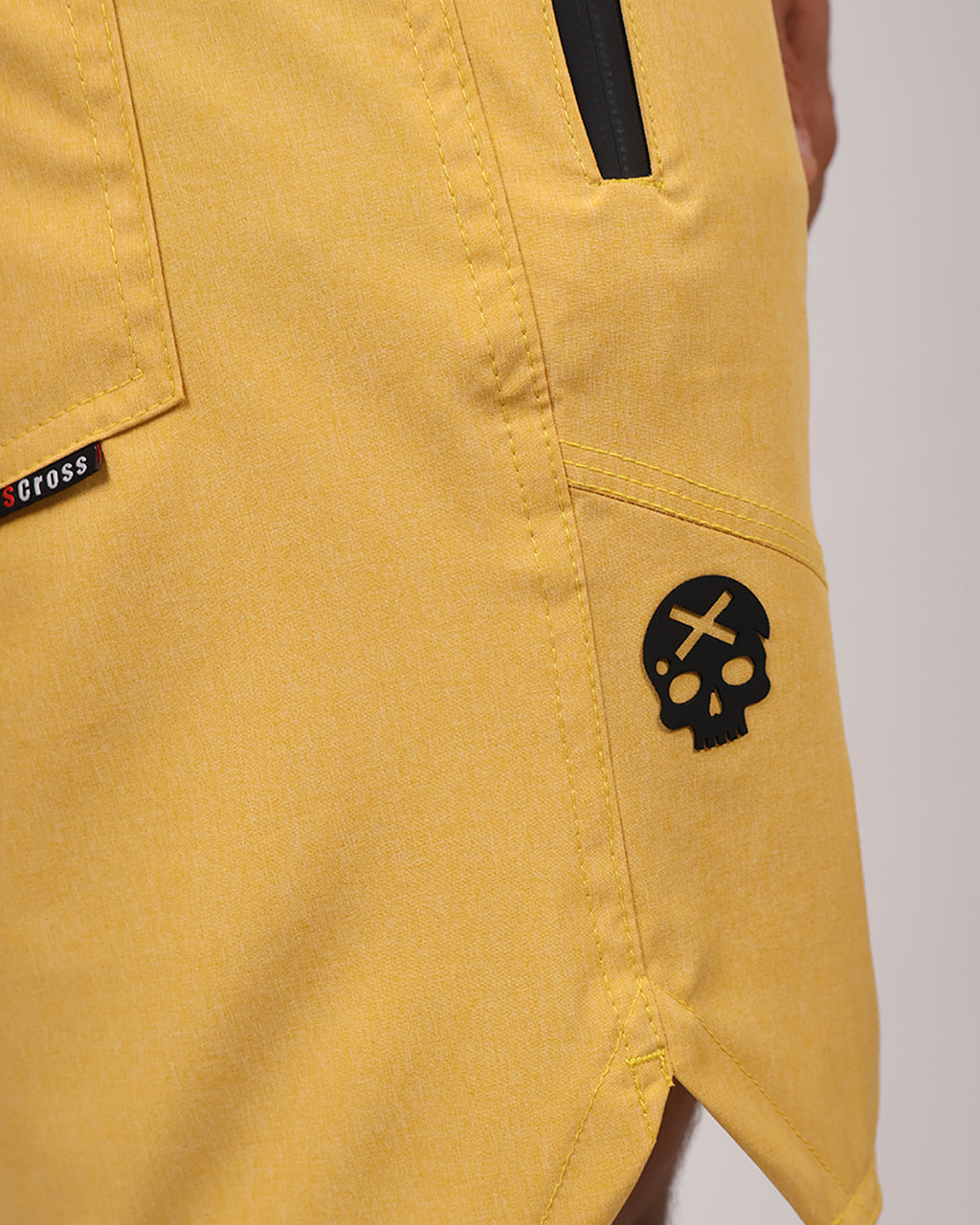 Short Masc c/ Bolso e Zíper - Amarelo