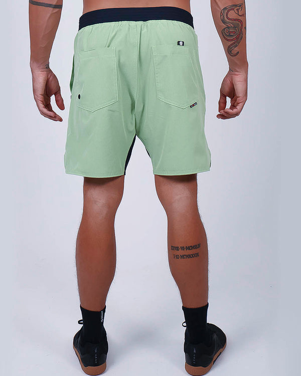 Short Masc c/ Bolso e Zíper - Verde Claro