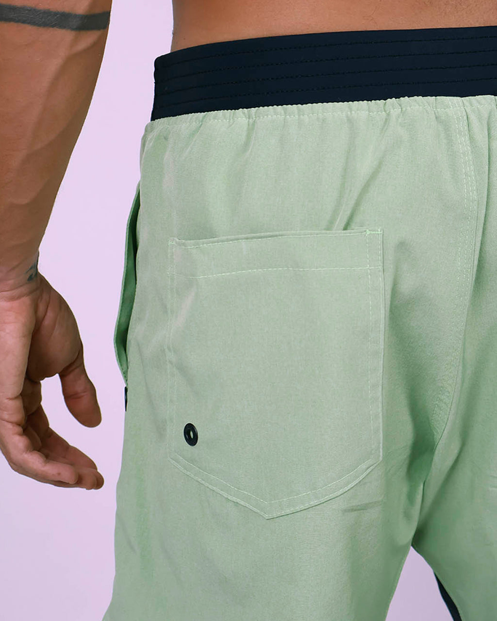 Short Masc c/ Bolso e Zíper - Verde Claro