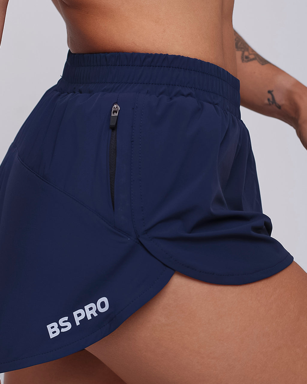 Short Fem em Tactel Run - Darkness
