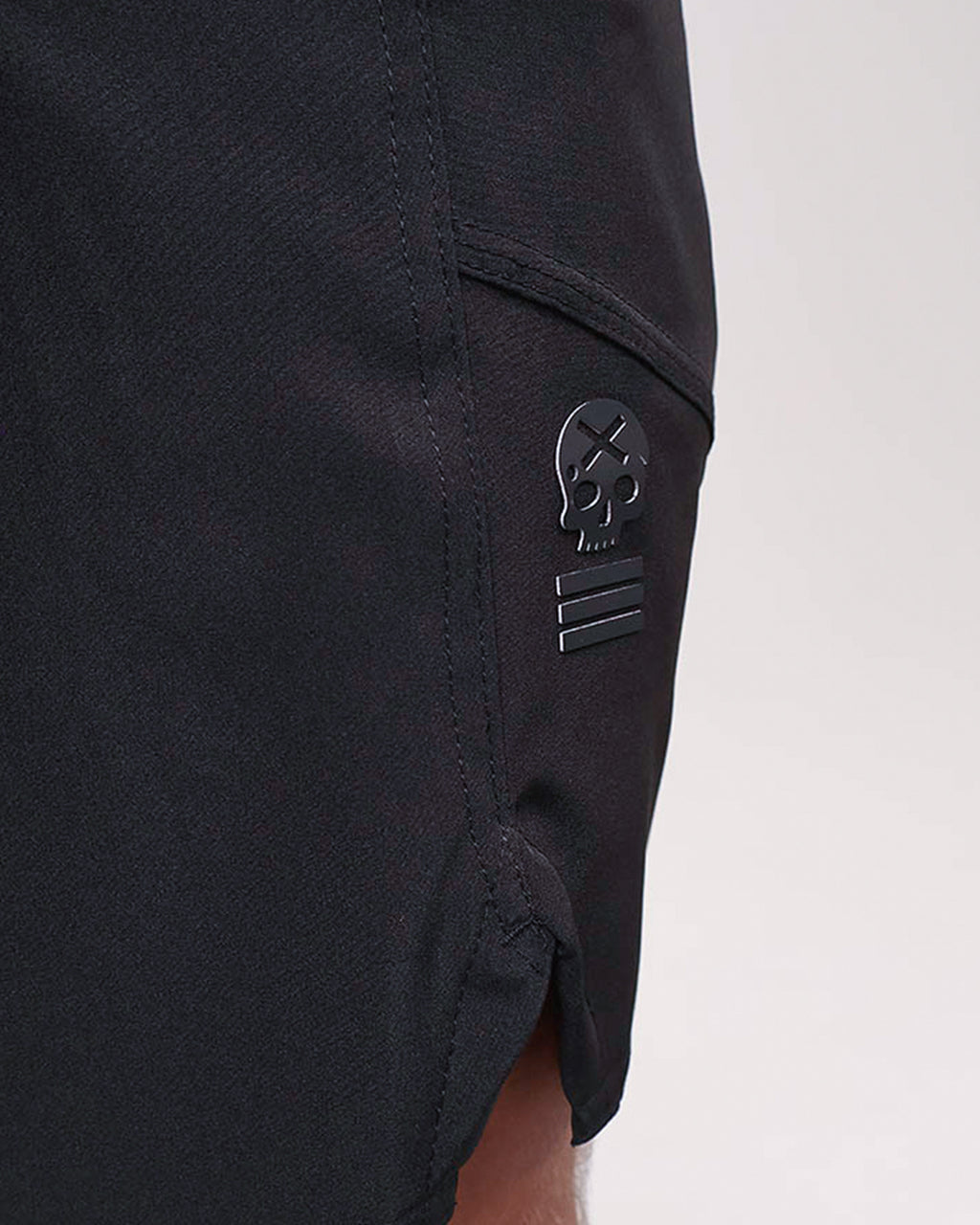 Short Masc c/ Bolso e Zíper - Preto