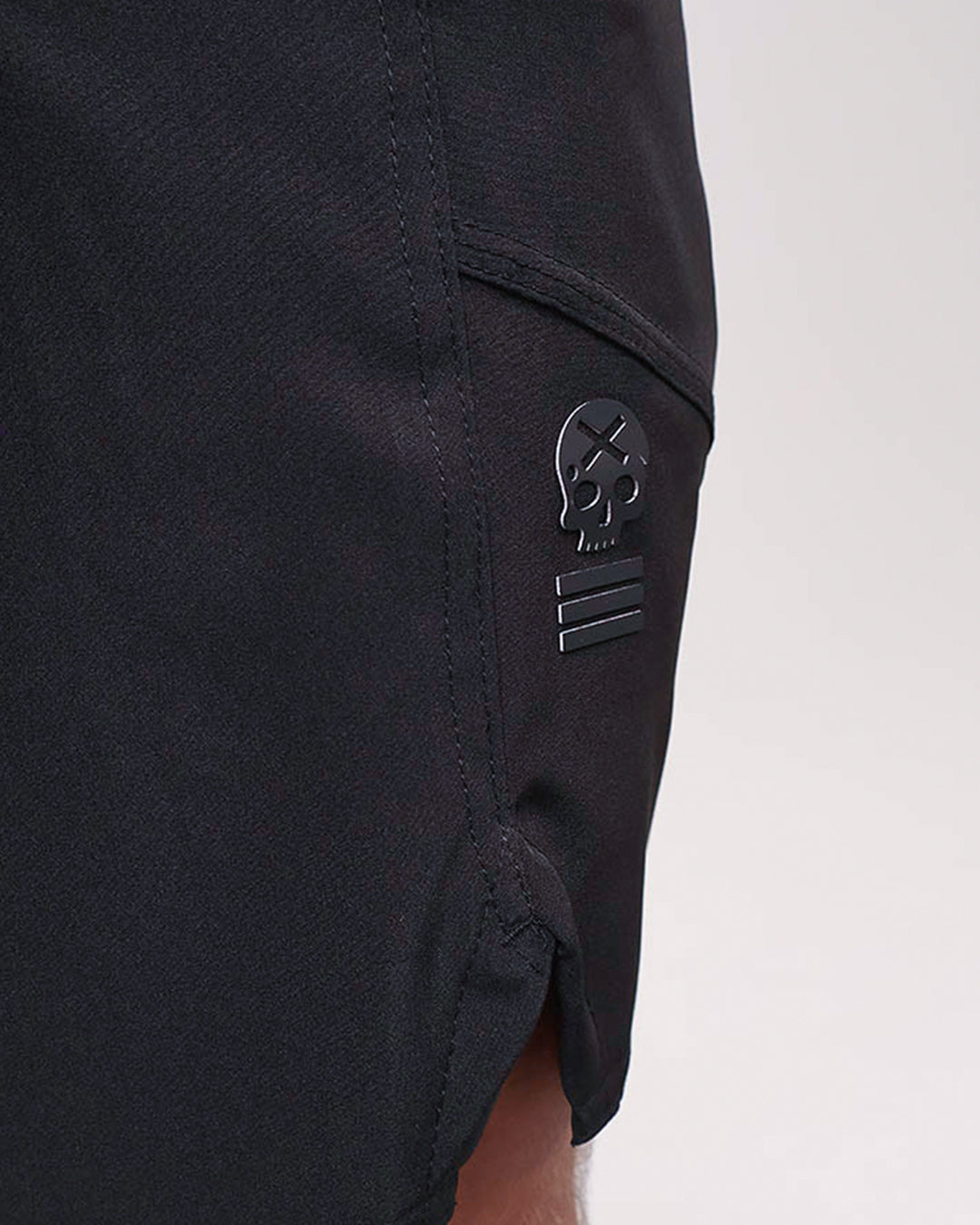 Short Masc c/ Bolso e Zíper - Preto